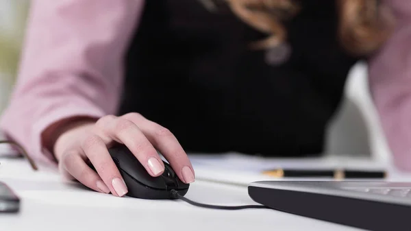 Closeup.business woman working on laptop.the business concept. — Stock Photo, Image