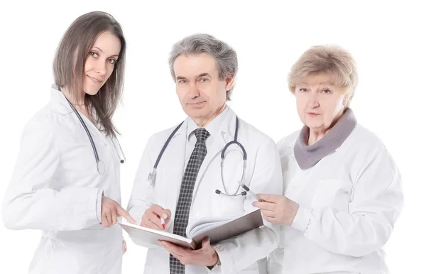 Group of doctors with the documents.isolated on white background — Stock Photo, Image