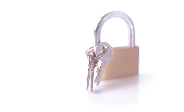 Lock e key.isolated em um fundo escuro — Fotografia de Stock