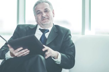 yeni bir sözleşme şartları belgeleriyle deneyimli avukat değerlendirmeleri