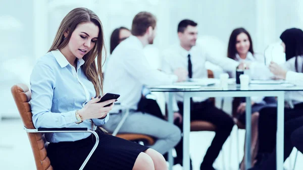 Abogado líder de la empresa en el fondo, socios de negocios reunión de negocios — Foto de Stock