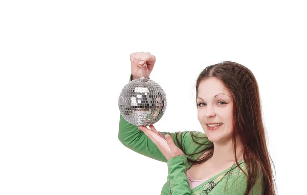 Stúdió portré fiatal nő a gazdaság disco labdát party ruha — Stock Fotó