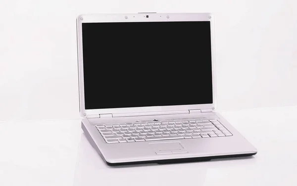 Beyaz bir arka planda açılan closeup notebook.isolated — Stok fotoğraf