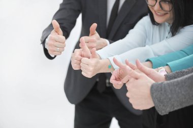 başparmak gösterilen şirket profesyonel çalışanları.