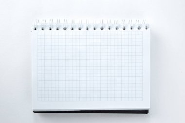 defter üzerinde kopya alanı ile beyaz bir background.photo izole boş sayfa
