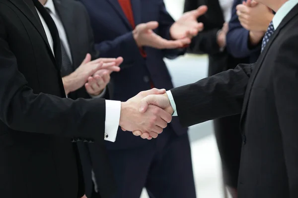 Close up. reliable handshake of business people — Stock Photo, Image