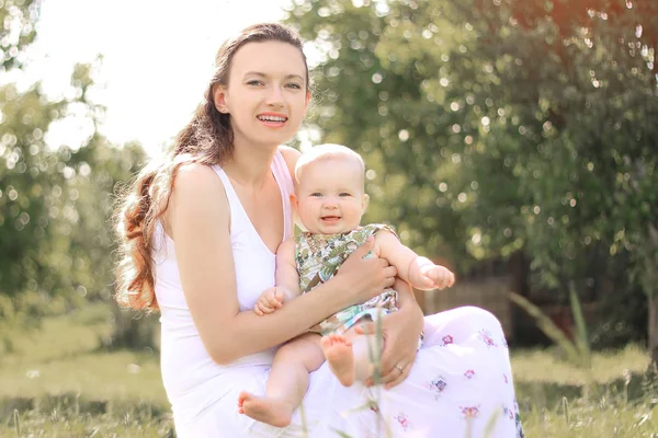 Mom and baby.the concept of a happy motherhood.photo with copy space — Stock Photo, Image