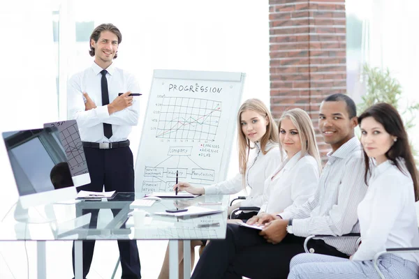 Gerente e equipe de negócios para uma reunião de negócios — Fotografia de Stock