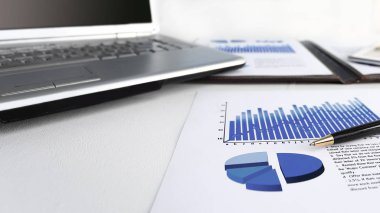 dizüstü bilgisayar, masaüstü mali grafik ile dijital tablet