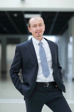 up.successful işadamı office arka plan üzerinde kapatın