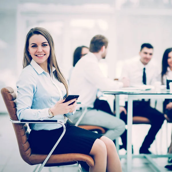 Abogado líder de la empresa en el fondo, socios de negocios reunión de negocios — Foto de Stock