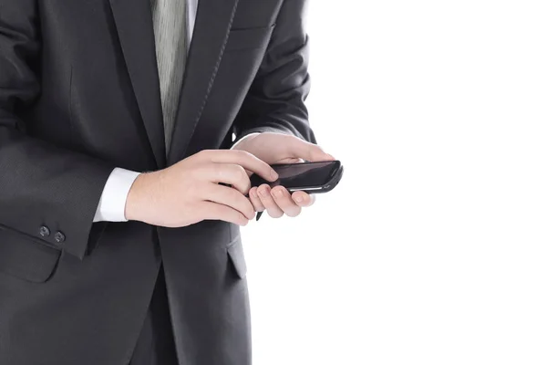 Vicino. uomo d'affari digitando SMS su smartphone — Foto Stock