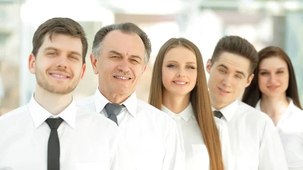 Close-up. vertrouwen business team op onscherpe achtergrond office — Stockfoto