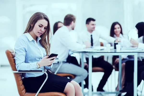 Abogado líder de la empresa en el fondo, socios de negocios reunión de negocios — Foto de Stock