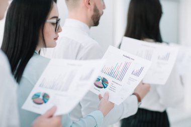 up.Business ekibi ile finansal veriler ayakta kapatın