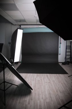 aydınlatma ekipmanları çeşitli fotoğraf Studio. kopya alanı ile fotoğraf