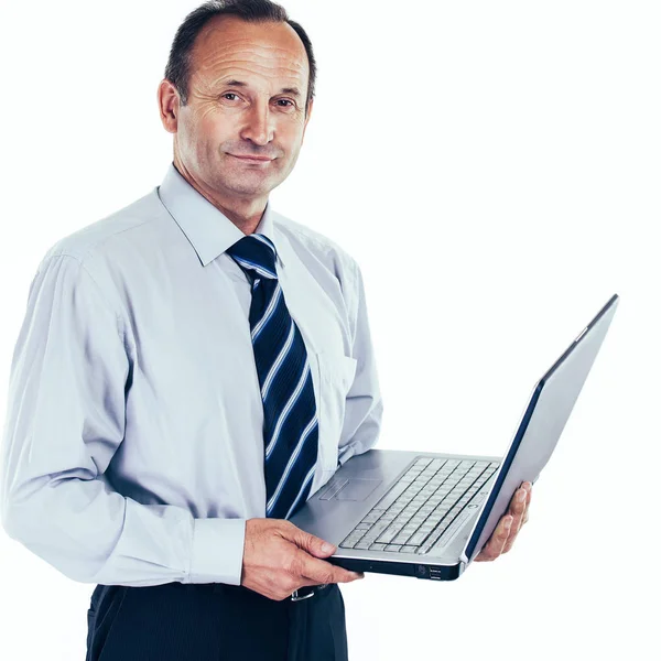 Hombre de negocios - profesional con un portátil abierto en backgrou blanco — Foto de Stock