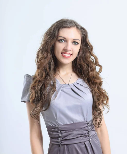 Portret van een modern jong meisje in een modieuze jurk. — Stockfoto