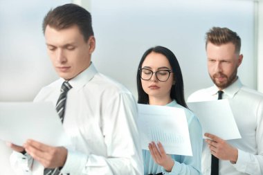 up.Business takım çalışma toplantısı başlamadan önce kapatın