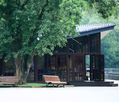 Park şehir merkezinde rahat kafe