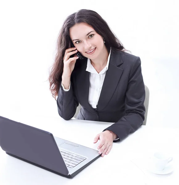 Retrato de mulher de negócios moderna no local de trabalho . — Fotografia de Stock