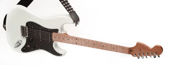 Primo piano .modern chitarra elettrica su sfondo bianco . — Foto Stock