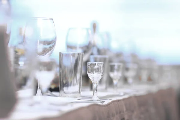 Close up.table no restaurante antes do banquete — Fotografia de Stock