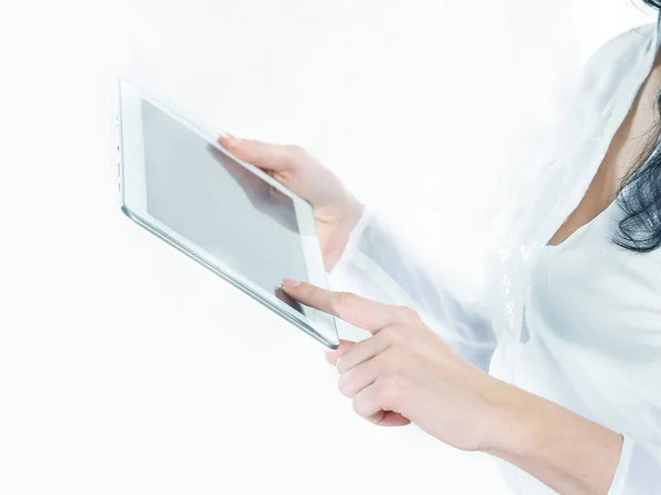 Close-up. zakenvrouw maakt gebruik van digitale Tablet . — Stockfoto