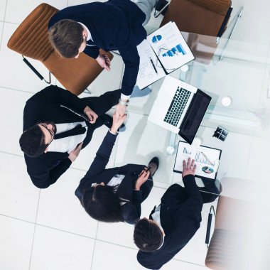  ofiste finansal sözleşme tartışma sonra güvenilir karşılıklı iş ortakları