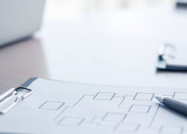 Kapat. Ofis masasındaki pazarlama şeması.