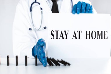 Kapat. İlan veren doktor evde kalacak..