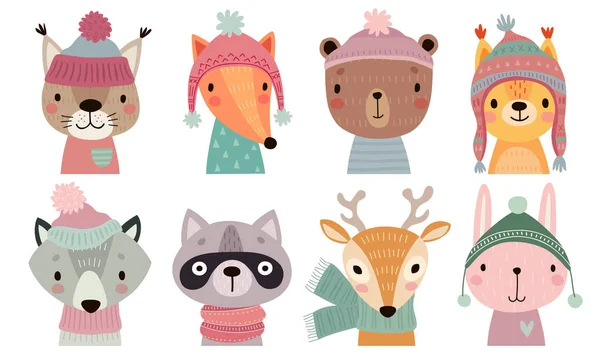 Set de Navidad con lindos animales del bosque. Personajes forestales dibujados a mano. Folletos de saludo . Ilustraciones De Stock Sin Royalties Gratis