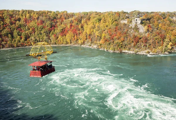 Przejażdżka Aerocar Zabiera Pasażerów Przez Wąwóz Whirlpool Niagara Falls Kanada Obrazek Stockowy