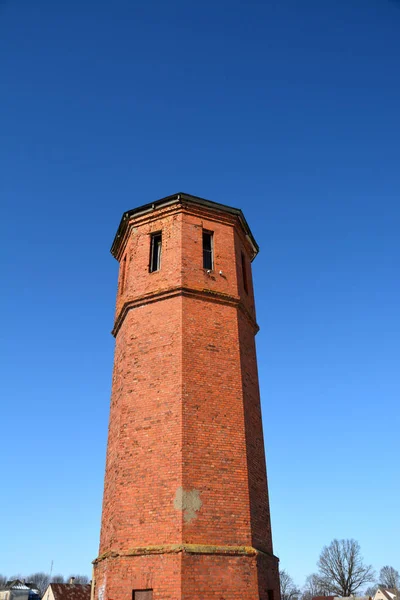 Oude Braakliggende Verlaten Rode Bakstenen Trein Station Toren — Stockfoto