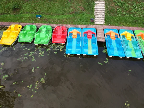 Plastic Colorful Boats Group Lake Coast Aerial View — Stock Photo, Image