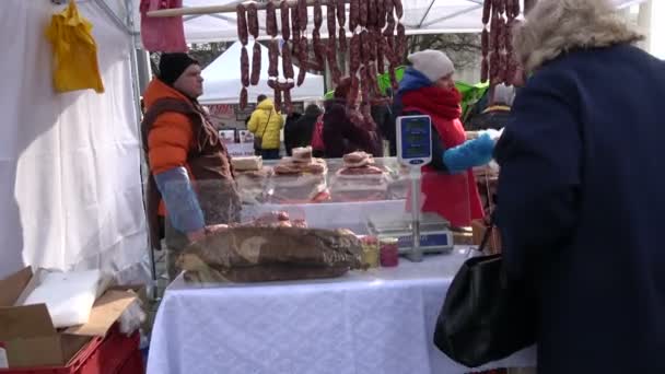 Vilnius Litouwen Maart 2017 Traditionele Lentebeurs Vilnius Kaziukas Vleesverkopers Mensen — Stockvideo