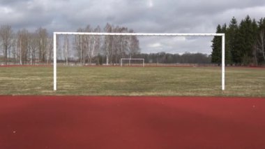 İki kapı ile boş erken bahar Eyaleti stadyum ve futbol sahası, zoom