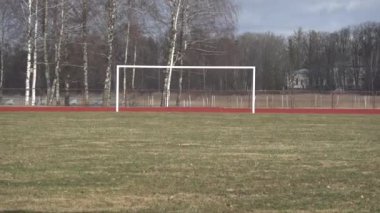 Boş erken bahar Eyaleti Stadyumu ve futbol sahası kapılara, uzaklaştırmak