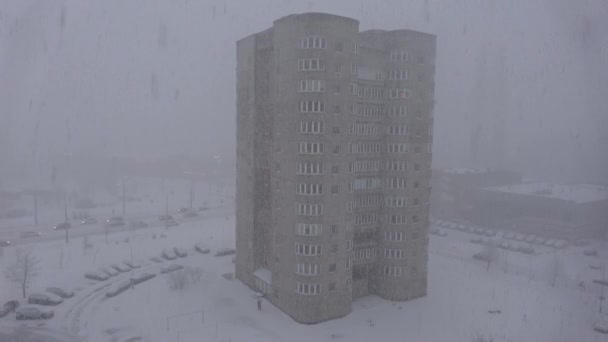 Invierno Nevada Oscura Mañana Ciudad — Vídeos de Stock