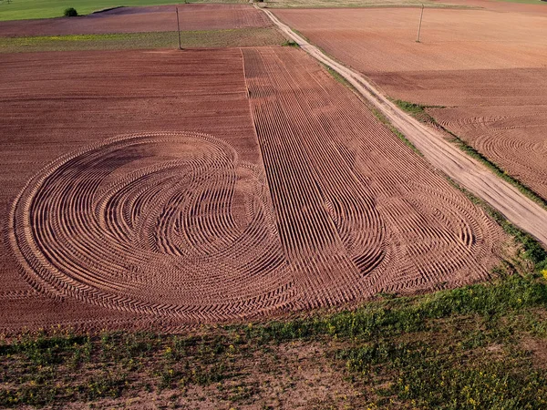 Ackerland im Sommer gepflügt, Luftaufnahme — Stockfoto