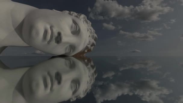 鏡と雲の動き 時間の経過にアポロの頭を石膏 — ストック動画
