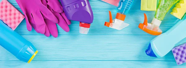 Cleaning service concept. Colorful cleaning set for different su — Stock Photo, Image