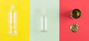 Geri dönüşüm için evsel atıkların ayıklanması. Geri dönüşüm çöp konsepti