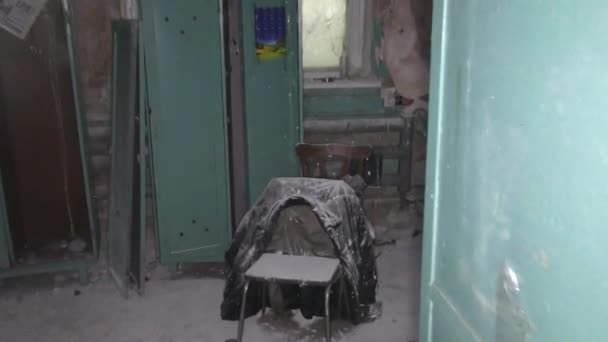 Perseguidor Está Explorando Novos Objetos Para Passar Noite Zona Chernobyl — Vídeo de Stock