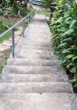 Yolcu tekne için küçük ' e inmek merdiven beton.