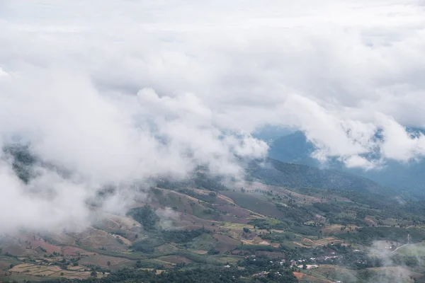 Alta Montagna Sta Coprendo Con Maggior Parte Nuvoloso Mattino Presto — Foto Stock
