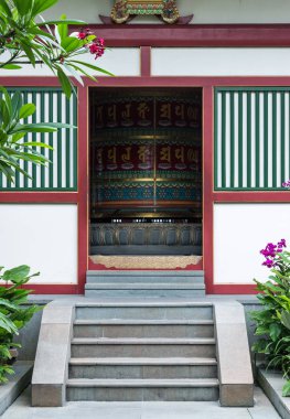 Çince karakterler boyama ile büyük metal çan.