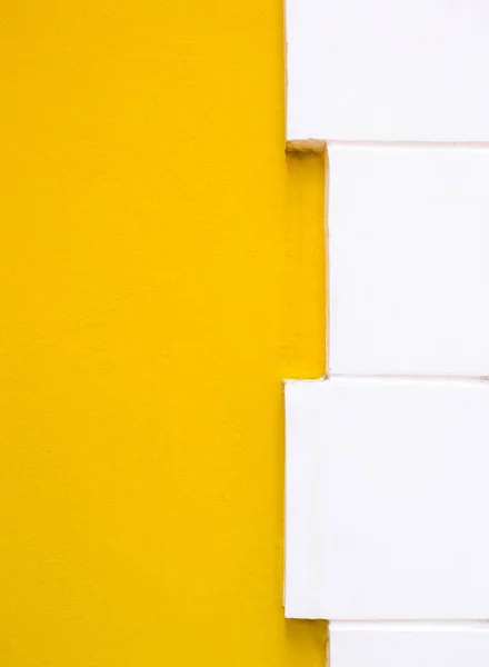 Gelb Bemalte Wand Mit Dem Weißen Backsteinrand Der Kirchenmauer Thailändischem — Stockfoto