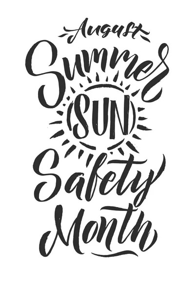海报夏季太阳保护。8月是夏天太阳安全月。黑色字母白色背景 — 图库矢量图片