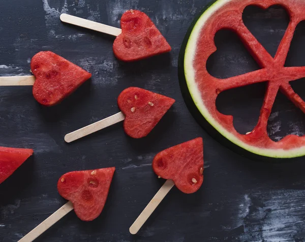 Sevimli kalp adet taze watermelo